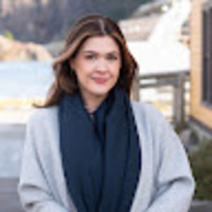 Meet your Posher, Claire